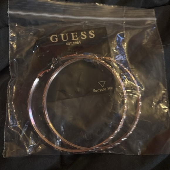 GUESS “BASIC” LARGE ROSE GOLD DIAMOND CUT HOOP EARRINGS - Picture 3 of 9